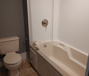 1176 Albert St, Regina - Photo 3