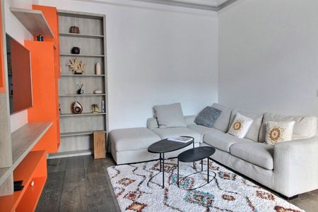 8eme arrondissement - TRIANGLE D'OR- APPARTEMENT MEUBLÉ- 50M² - Photo 3