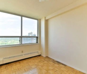 20 Carabob Crt. — 1 Bedroom + Den - Photo 1
