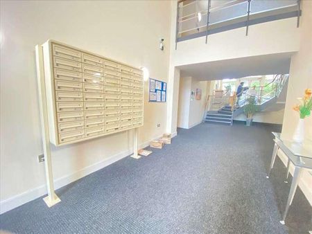 Mercury House, Heathcroft, Ealing, W5 - Photo 5