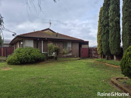 2 Sturt Road, Melton South, VIC 3338 - Photo 3