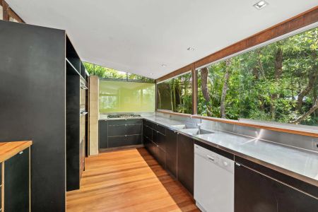 Private Sanctuary in Serene Bushland Setting - Partially Furnished - Photo 2