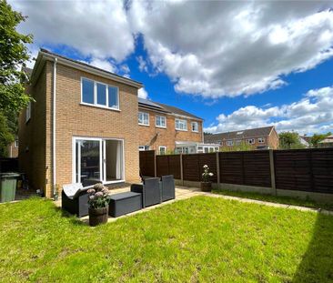 Newton Way, Tongham, Surrey, GU10 - Photo 4