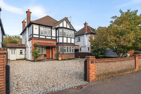 Hersham Road, Walton-on-thames, Surrey, KT12 - Photo 4