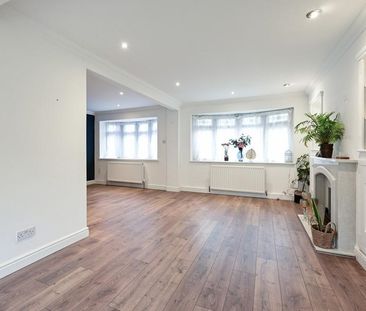 5 bedroom detached house to rent - Photo 2