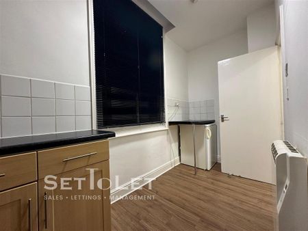 Studio to rent - Photo 5