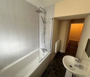 2 bedroom ground floor flat to rent - Photo 5
