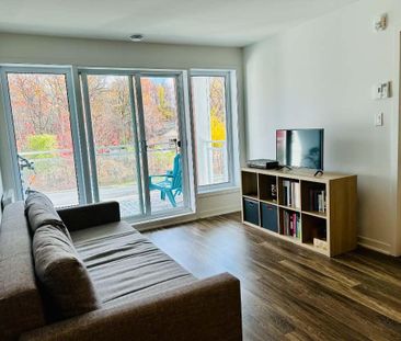 Magnifique 3 ½ + espace bureau TOUT INCLUS - lumineux - stationneme... - Photo 1