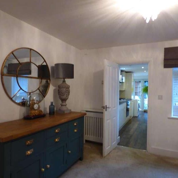 Alfred Road, Brentwood, CM14 - Photo 1