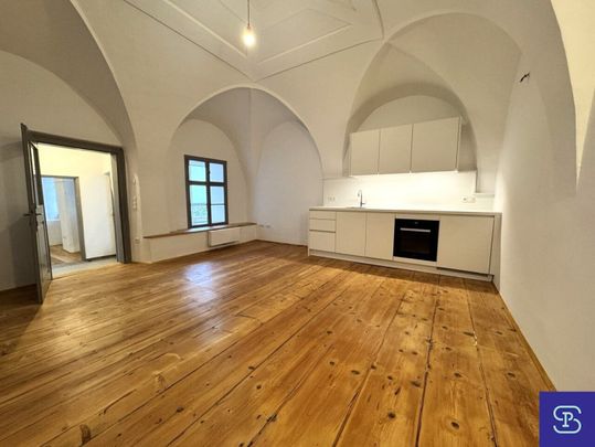 Erstbezug provisionsfrei: Toprenovierter 48m² Altbau mit Einbauküche im Renaissance-Juwel! - Foto 1