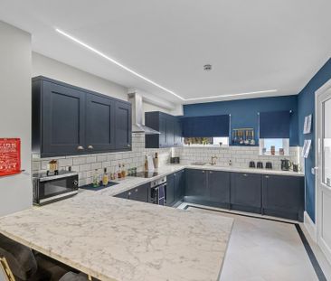 1 bedroom in a house share to rent - Photo 4