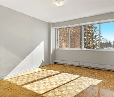 Lord Halifax Place — Renovated 1-Bedroom - Photo 1