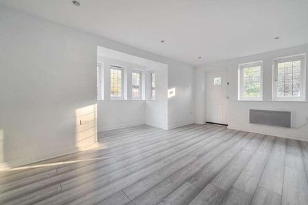 Ascot, Berkshire, SL5 - Photo 3