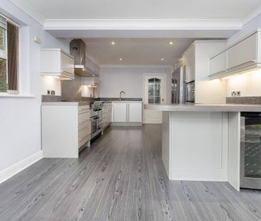 4 bedroom detached house to rent - Photo 2