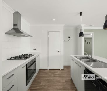 Spacious & Modern Home – Be Quick to View - Photo 5