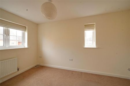 4 bedroom semi-detached house to rent - Photo 3
