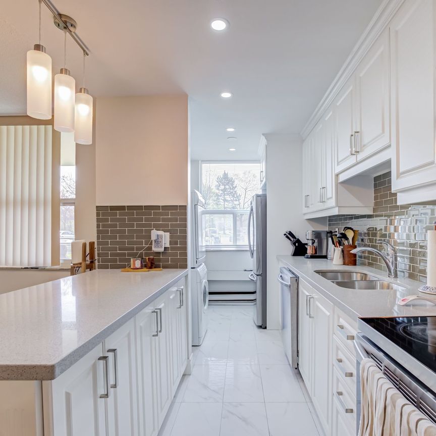 For Lease - 966 Inverhouse Drive Unit# 109, Mississauga, Ontario - Photo 1