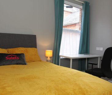 College Avenue (4 bed) - Photo 2