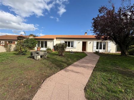 Location maison 5 pièces - 127.57m² à Saint jacques de thouars (79100) - Photo 3