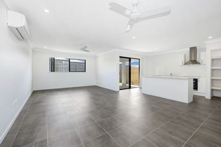 39 Liriope Crescent, - Photo 5