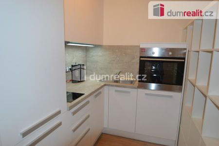 Pronájem bytu 1+kk a garsoniéry 37 m² - Photo 4