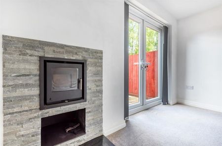 4 bedroom House To Let - Photo 2