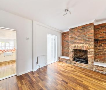 2 bedroom end of terrace house to rent - Photo 2