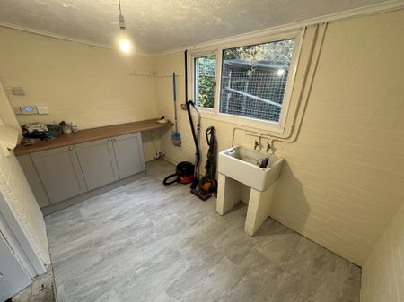 New Road, Great Yarmouth, Catfield - Photo 2