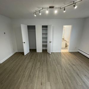 À Louer 2 1/2 - Photo 2