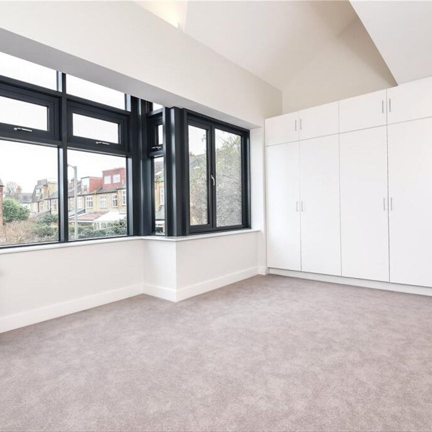 Dungarvan Avenue, SW15, London - Photo 1