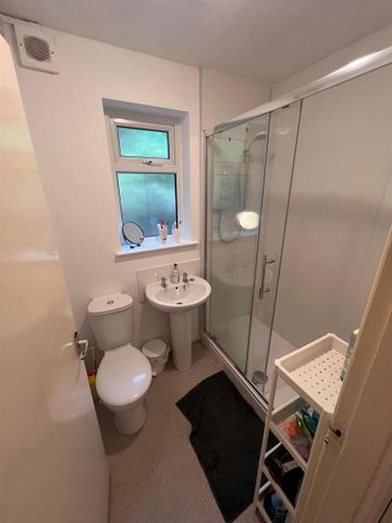 5 bedroom private hall to rent - Photo 5