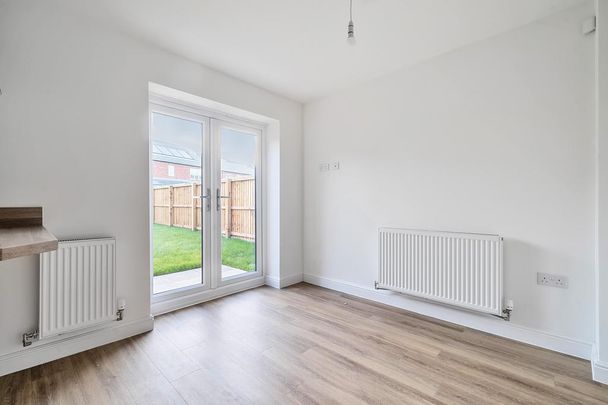 4 bedroom detached house to rent - Photo 1