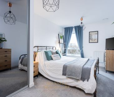 West Green Drive, Crawley, RH11 - Photo 5