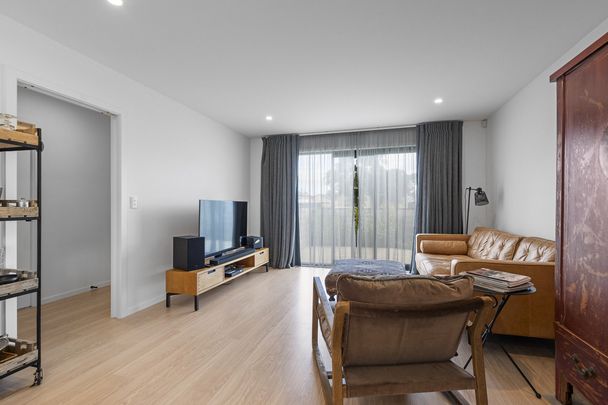 Luxury living on Hereford! - Photo 1