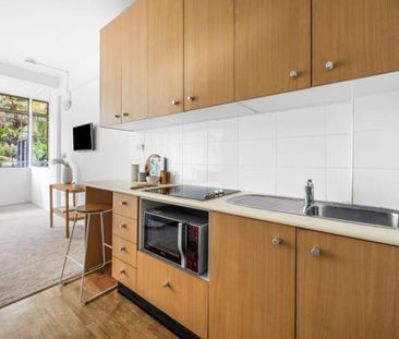 Tranquil North Facing Studio Harbourside Retreat - Photo 3