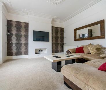 6 bedroom terraced house to rent - Photo 2