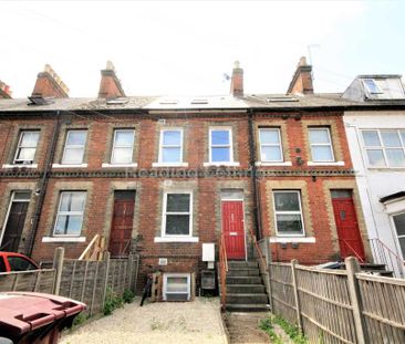 1 bedroom in a house share to rent - Photo 3