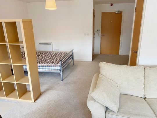 Studio to rent - Photo 1