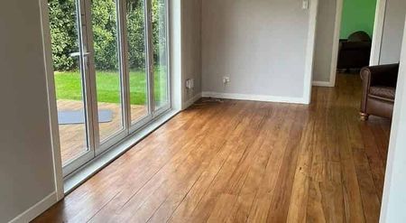 Tidy 3BR Home with Large Section - Photo 4