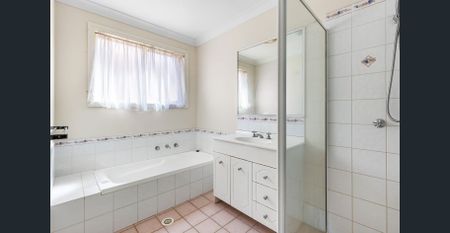 Light Filled Town House in Prime Location - Photo 2