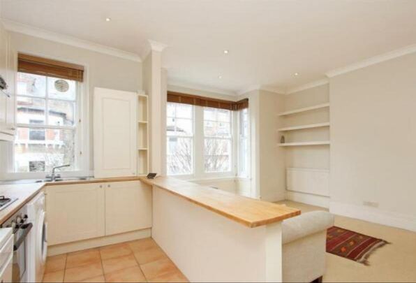 1 bedroom flat to rent - Photo 1