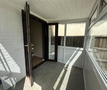 2 bedroom terraced house to rent - Photo 2