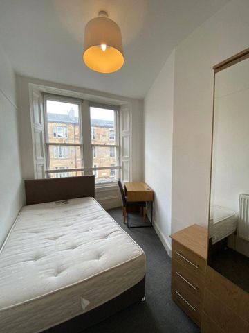 2F2, 18 Brougham Place - Photo 2