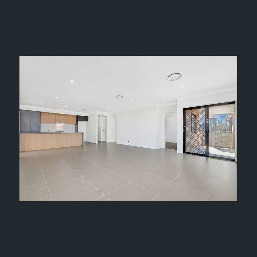 Modern family home in fantastic location - Photo 1