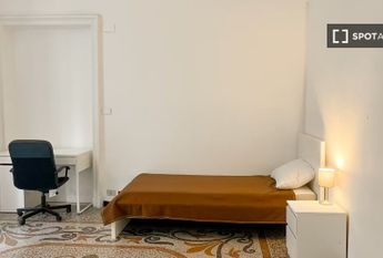 genoa, Liguria 16124