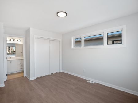 For Lease - 401 Glenroy Gilbert Drive Unit# 18, Barrhaven, Ontario - Photo 4