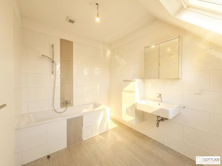 Bestlage nahe Glanzing! Perfekt geschnittene 3-Zimmer-Dachgeschoss-Wohnung mit Balkon in Grünruhelage und mit Kahlenbergblick - Photo 3