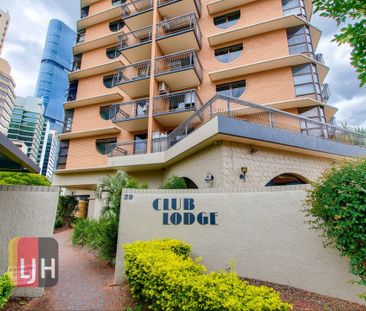 FULLY AIR CONDITIONED UNIT IN HEART OF BRISBANE CBD ! - Photo 3