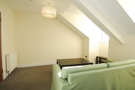 Woodland Terrace, Flat 6, Plymouth - Photo 2