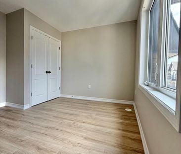 For Lease - 61 Springdale Avenue, Caledon, Ontario - Photo 6